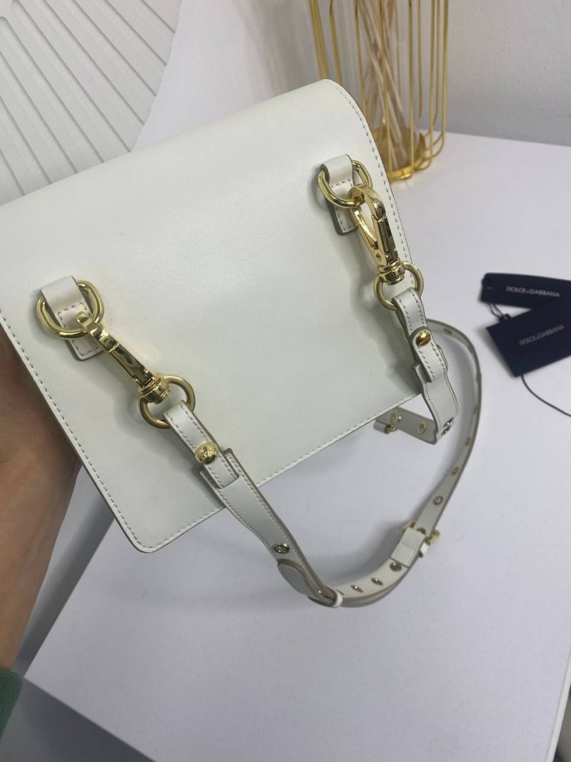 photo_5271525035728820216_y