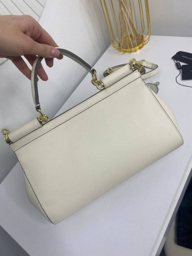 photo_5271766747898304156_y