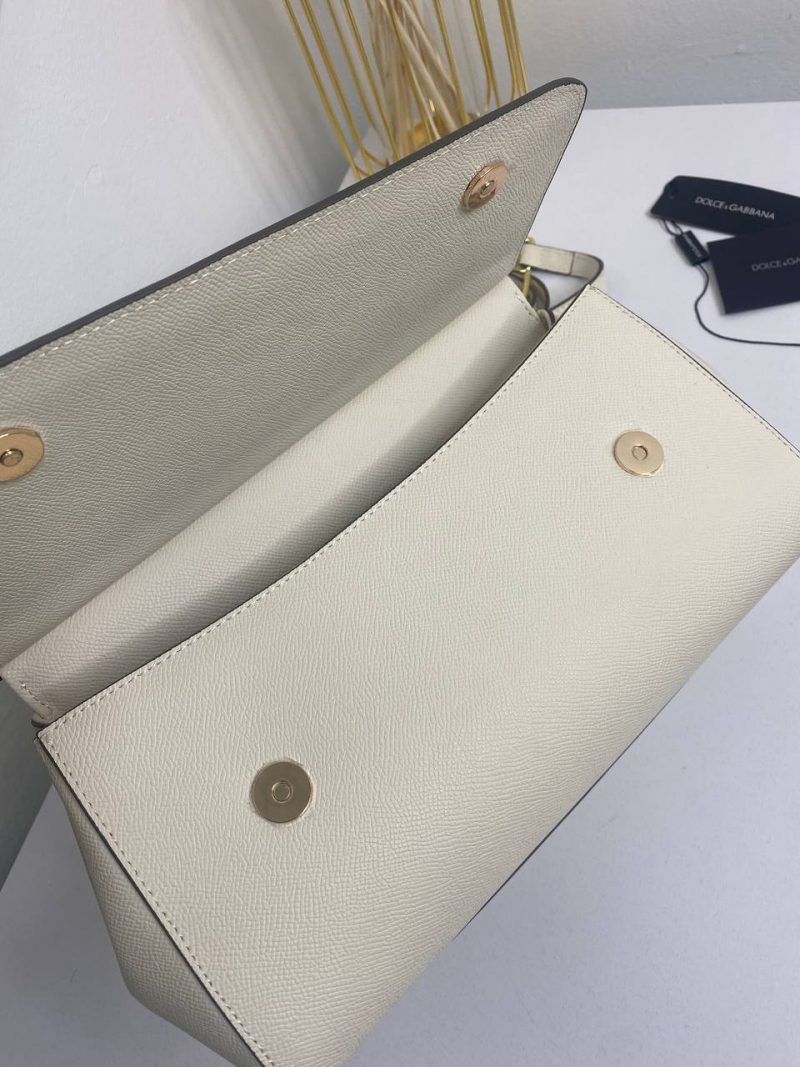 photo_5271766747898304157_y