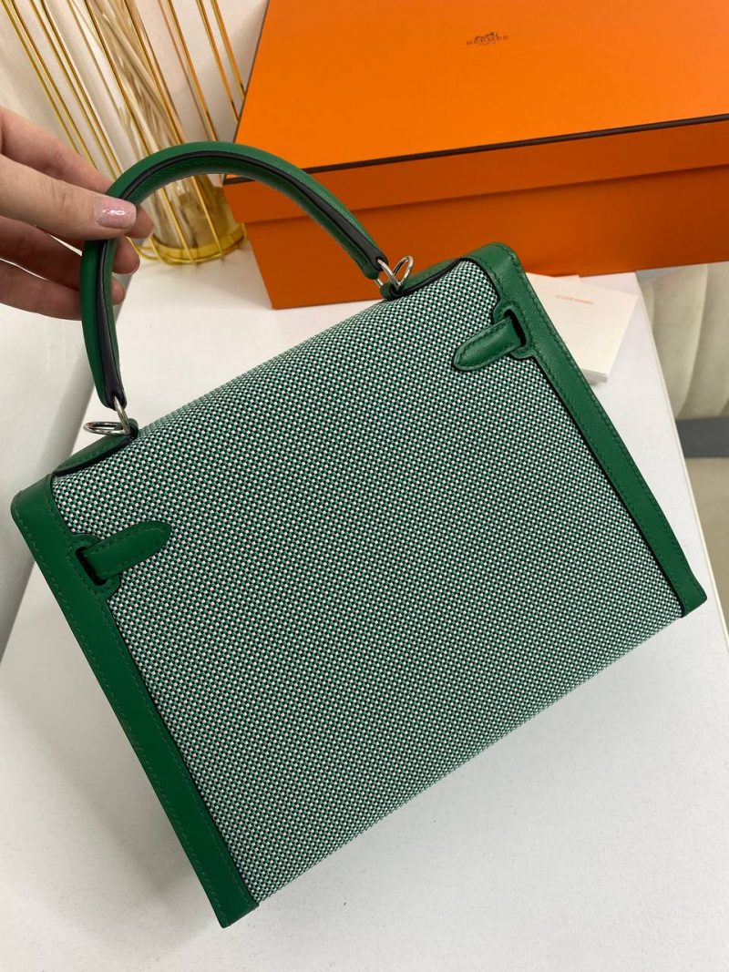 photo_5273776835542505489_y