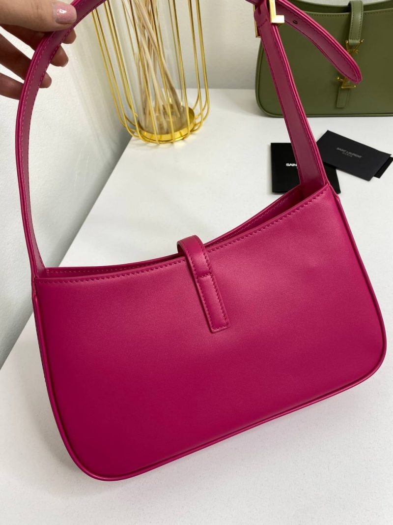 photo_5276355602626499039_y