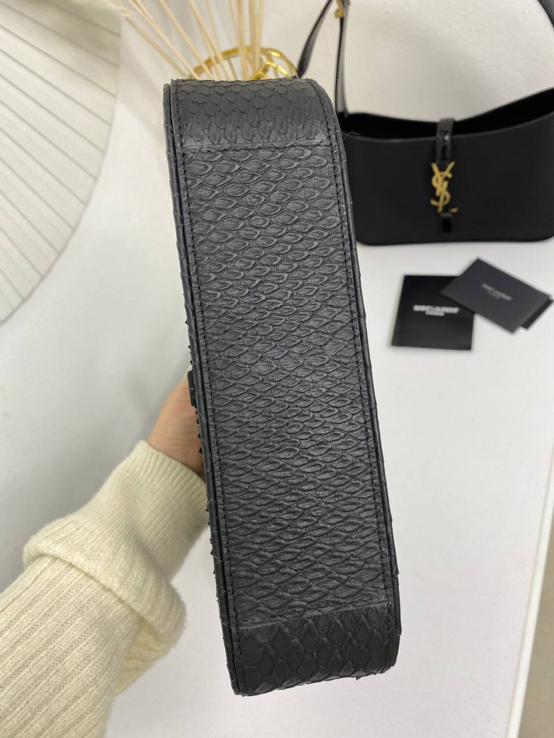 photo_5276355602626499042_y