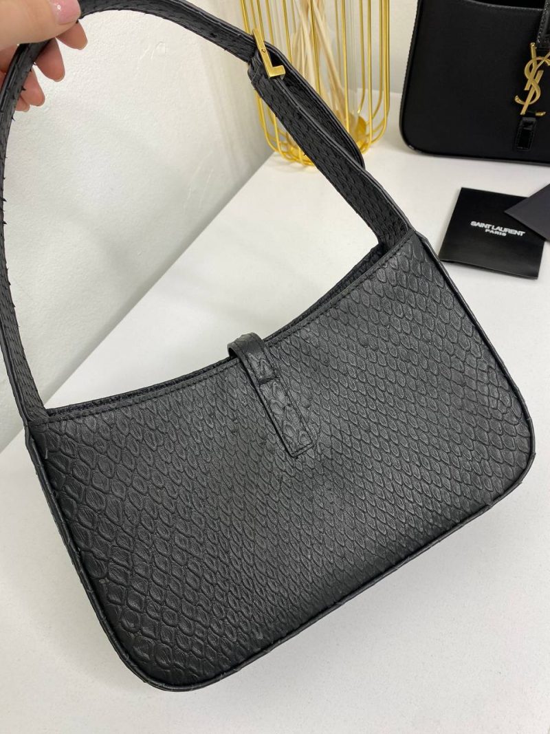 photo_5276355602626499043_y