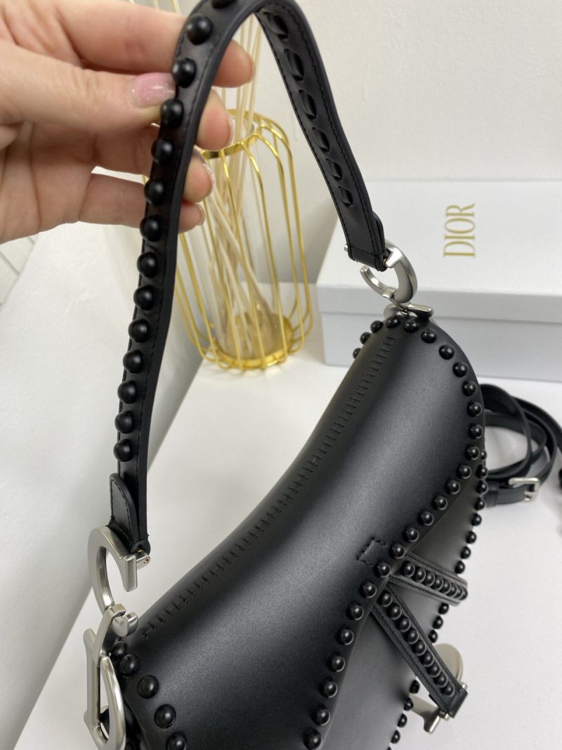 photo_5282935750222009796_y