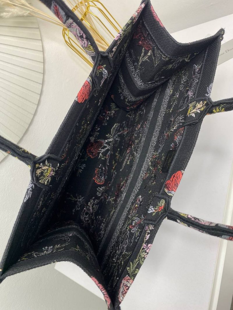 photo_5287648686555387302_y