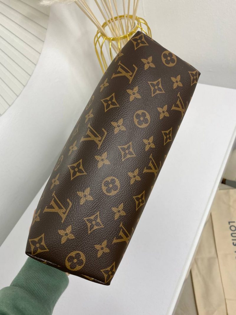 photo_5287648686555387547_y