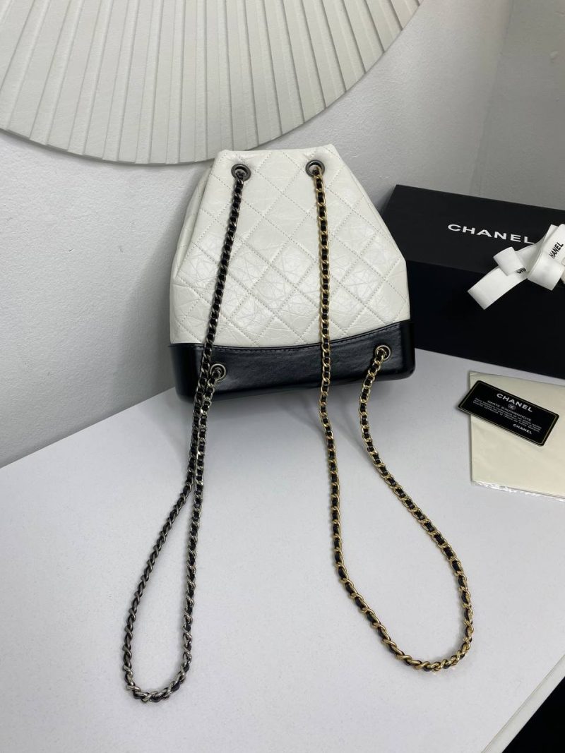 photo_5307505845078184655_y