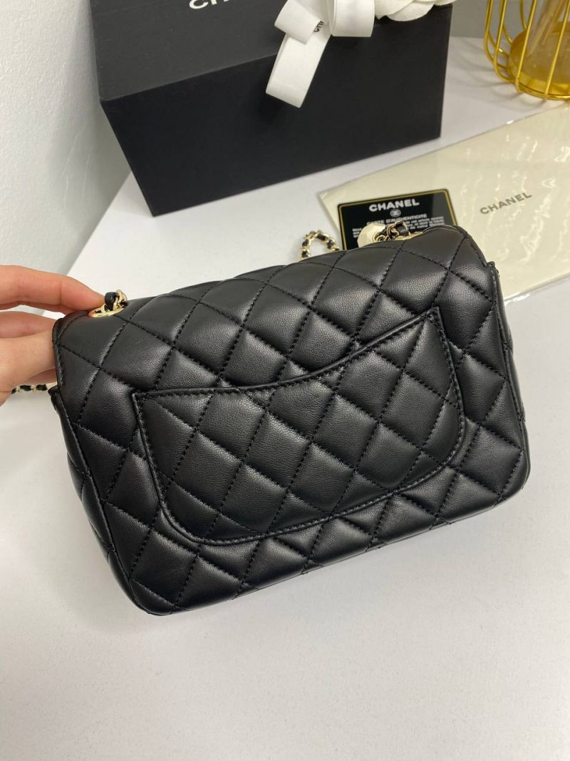 photo_5307505845078184664_y