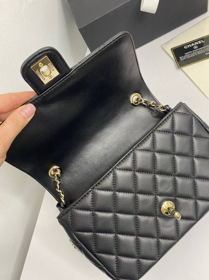 photo_5307505845078184666_y