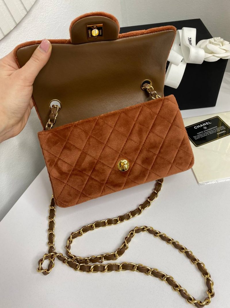 photo_5307505845078184678_y