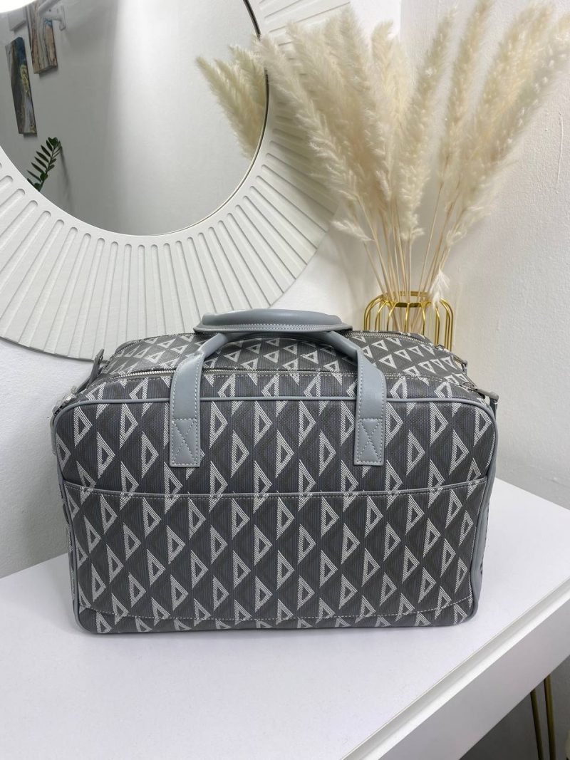 photo_5314467544683369918_y