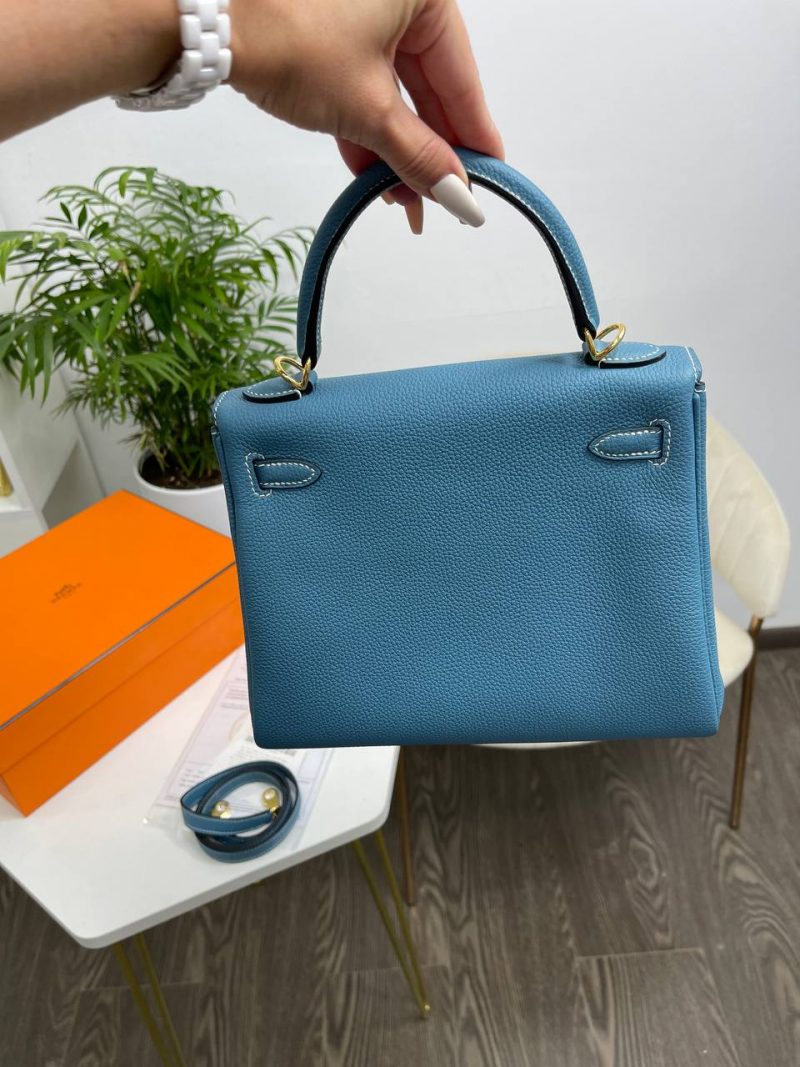 photo_5325625453106549997_y