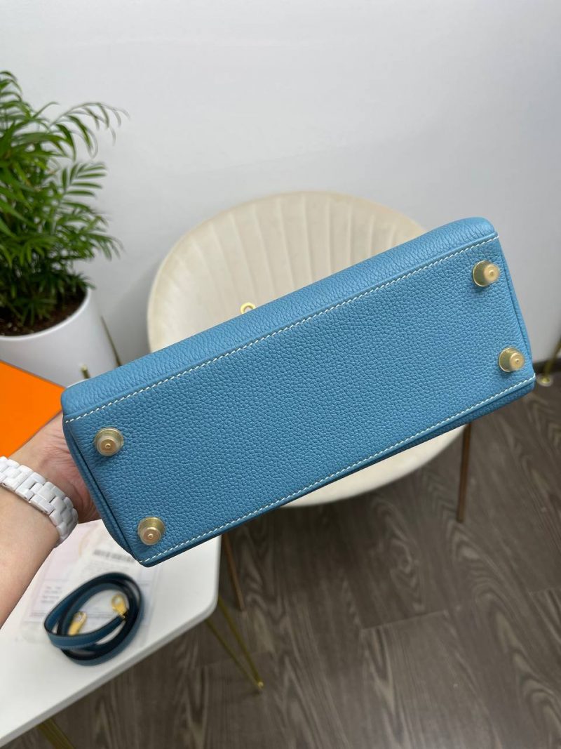 photo_5325625453106549998_y