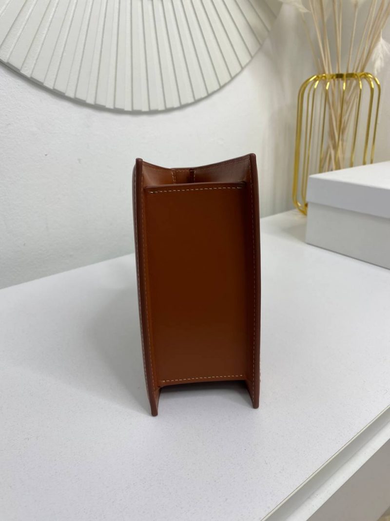 photo_5325883456086989904_y