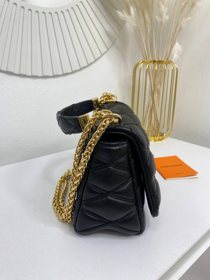 photo_5325883456086989944_y