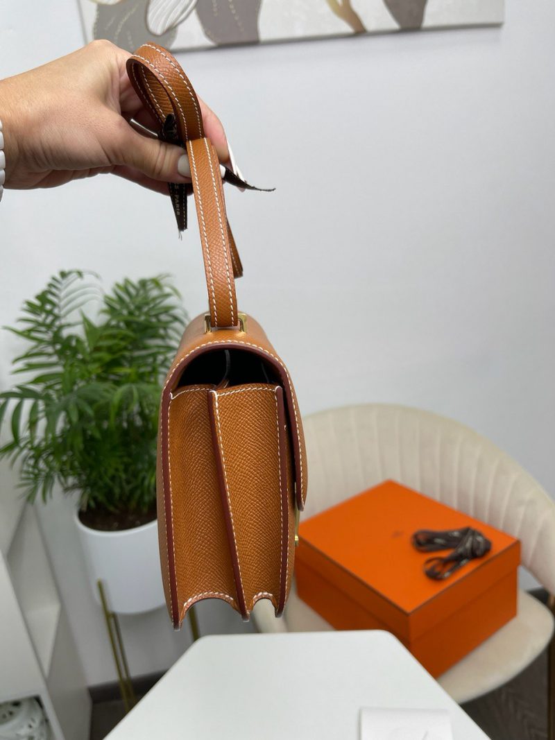 photo_5341415148751017997_y