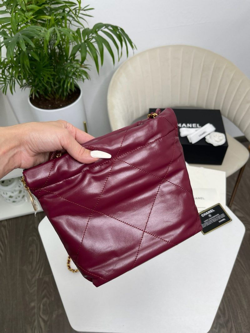 photo_5341415148751018064_y