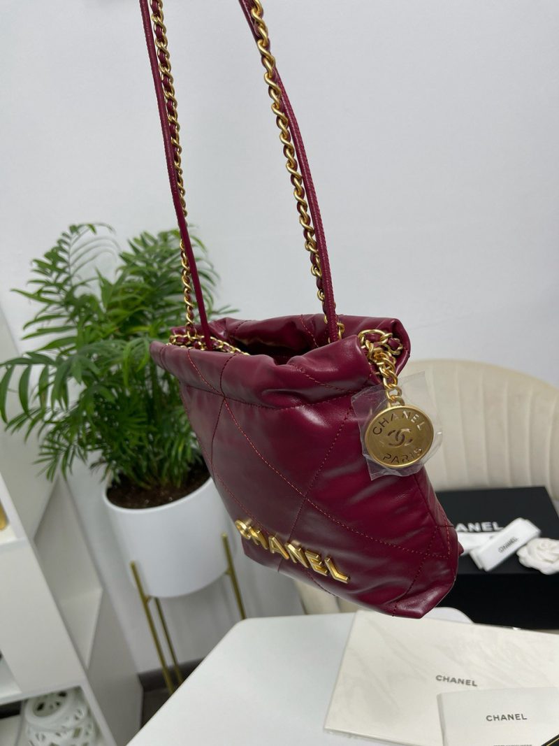 photo_5341415148751018065_y