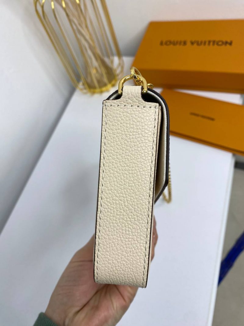 photo_5343628229434528489_y