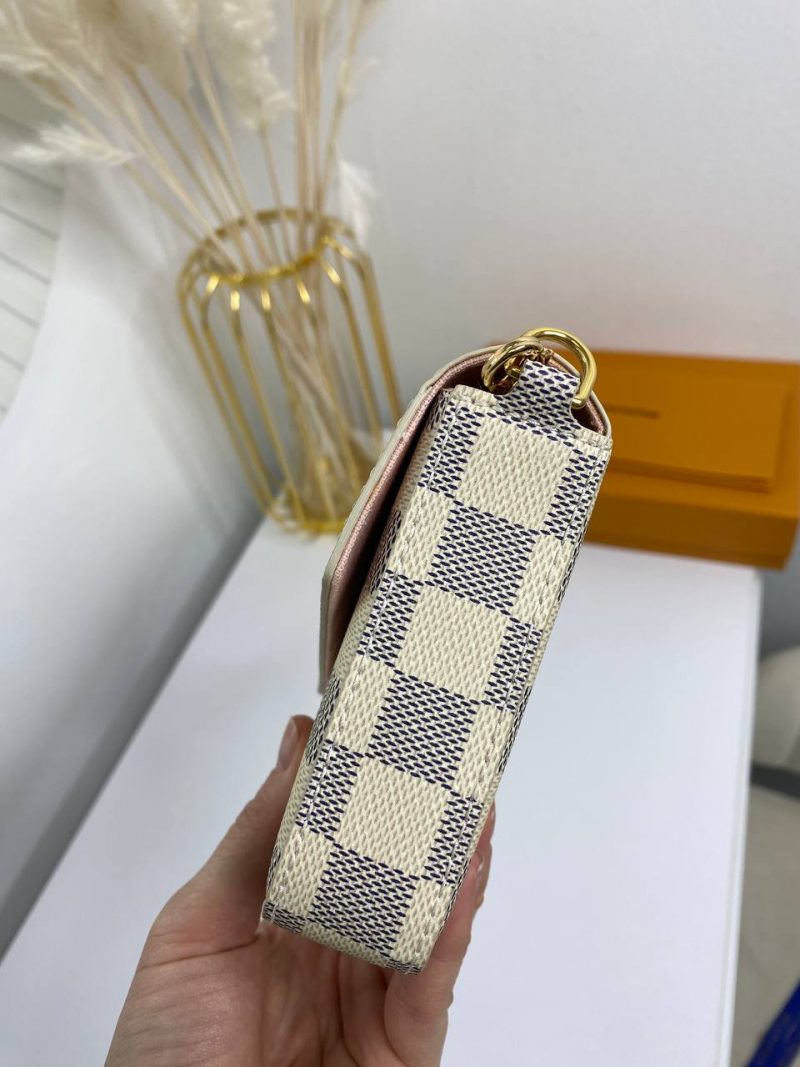 photo_5343628229434528503_y