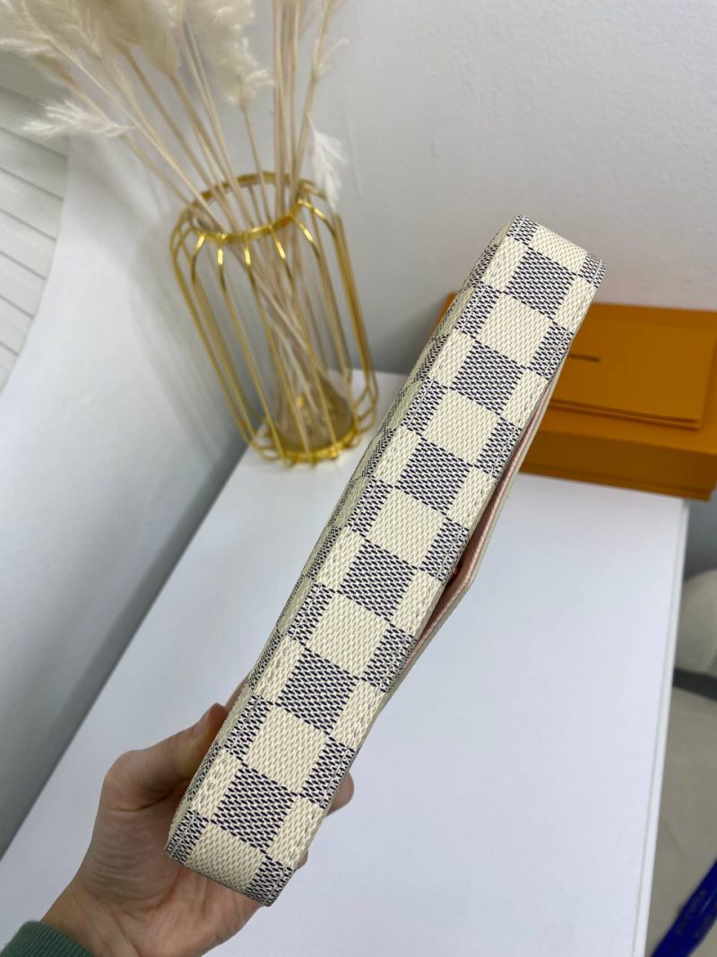 photo_5343628229434528504_y