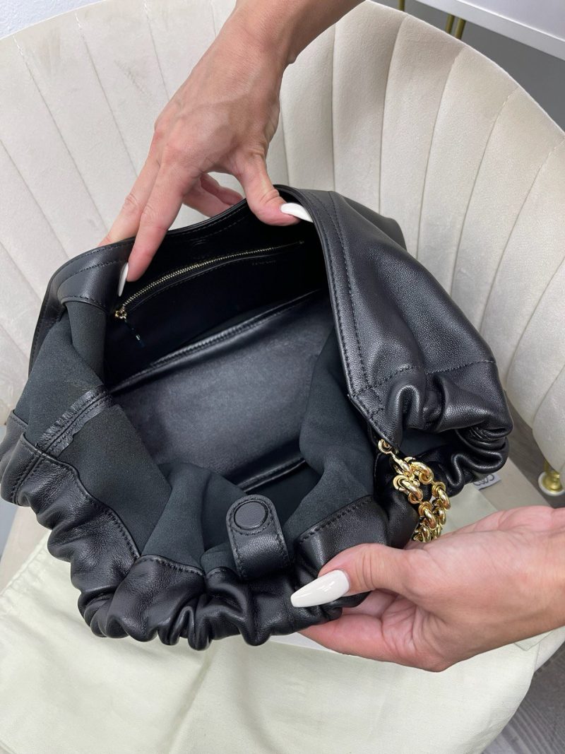 photo_5343666948564703566_y