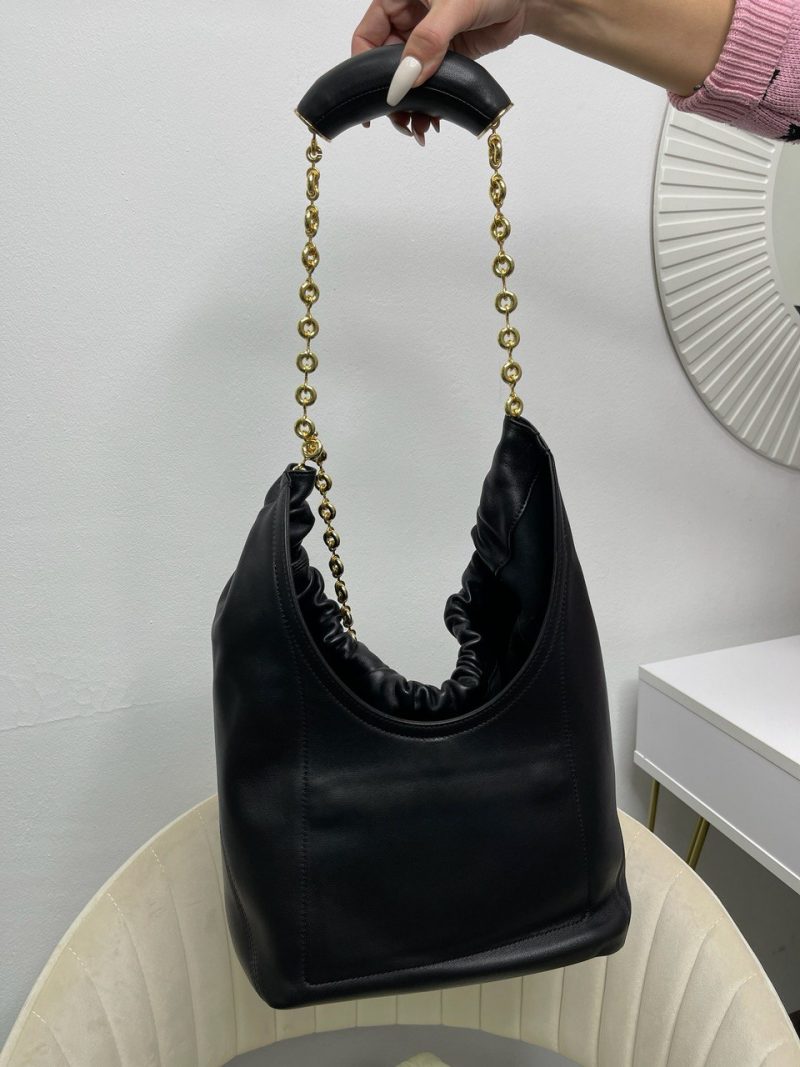 photo_5343666948564703569_y