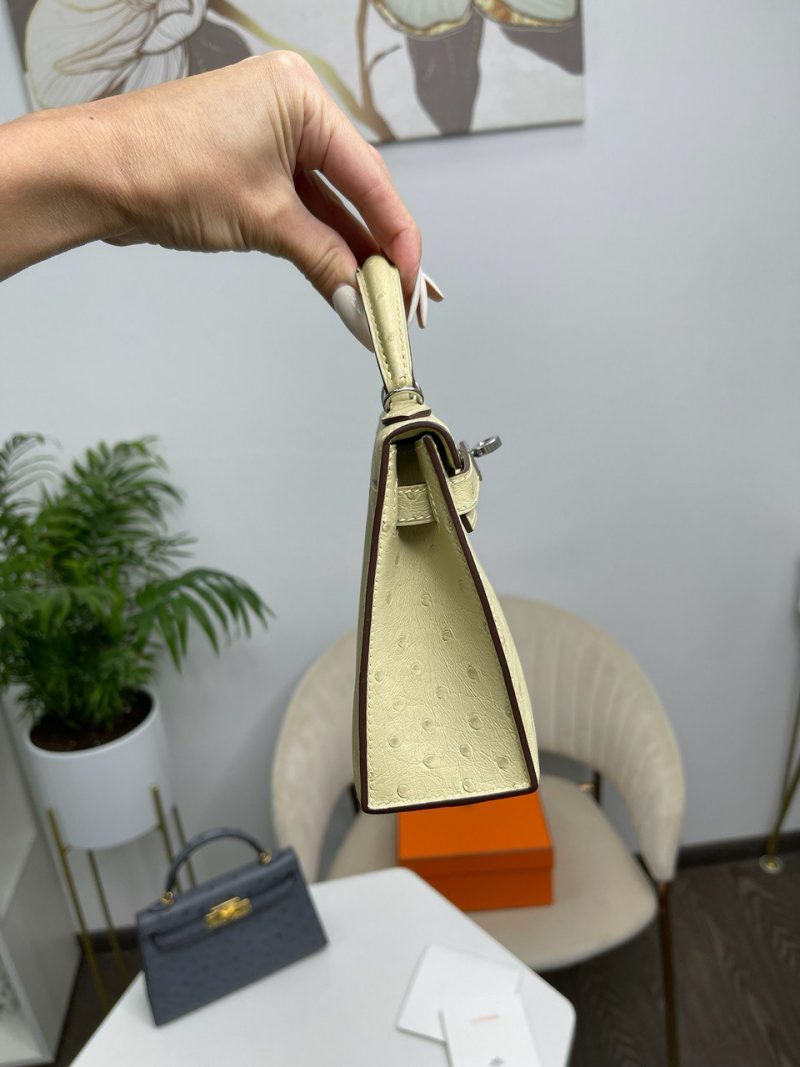 photo_5343666948564703619_y