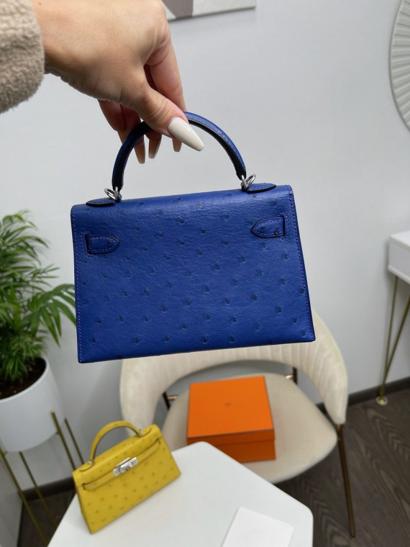 photo_5343666948564703633_y