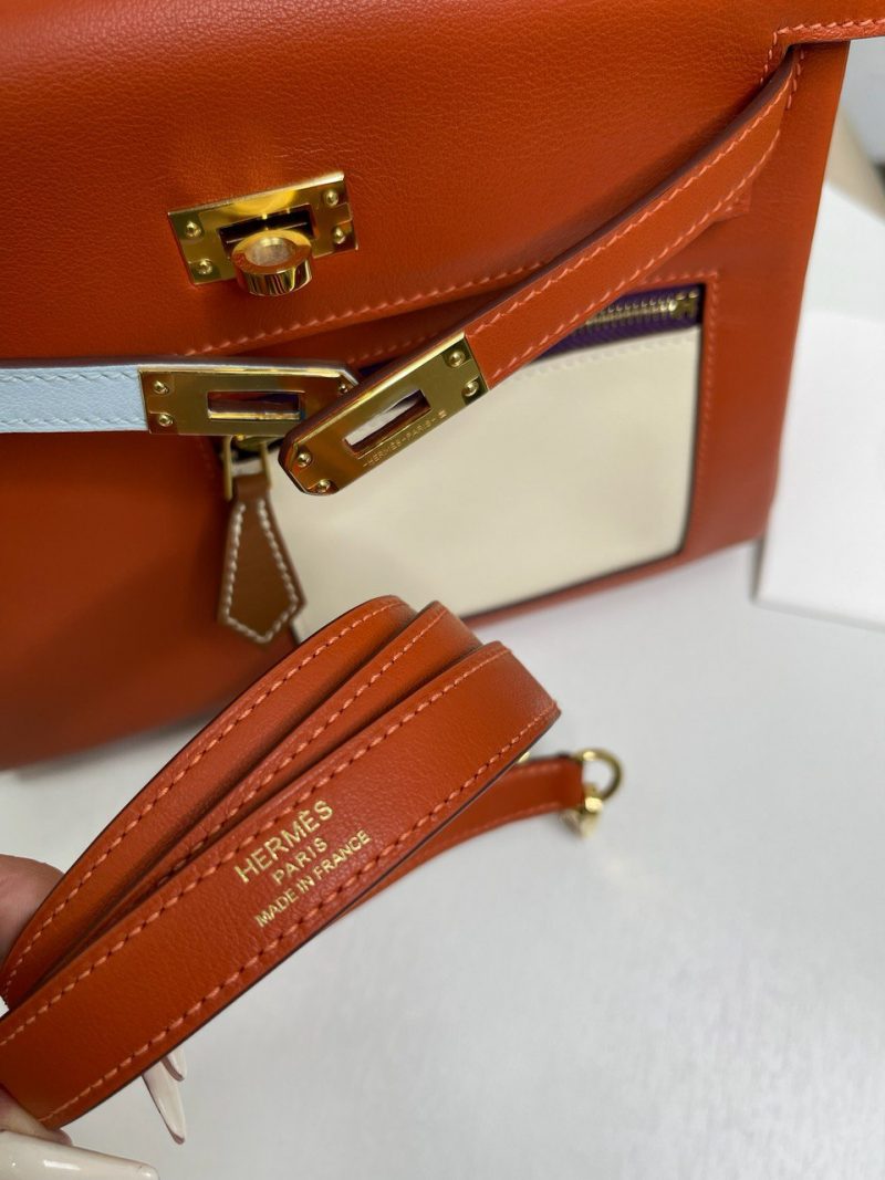 photo_5345918748378387624_y