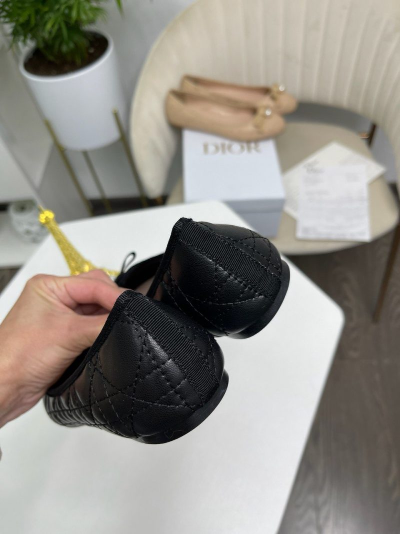 photo_5357190988830987172_y