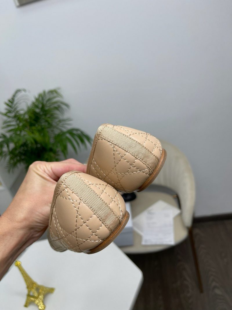 photo_5357190988830987176_y