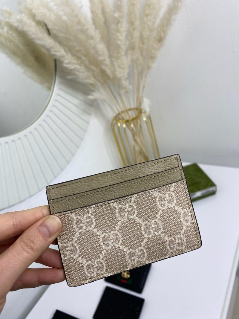 photo_5357190988830987301_y