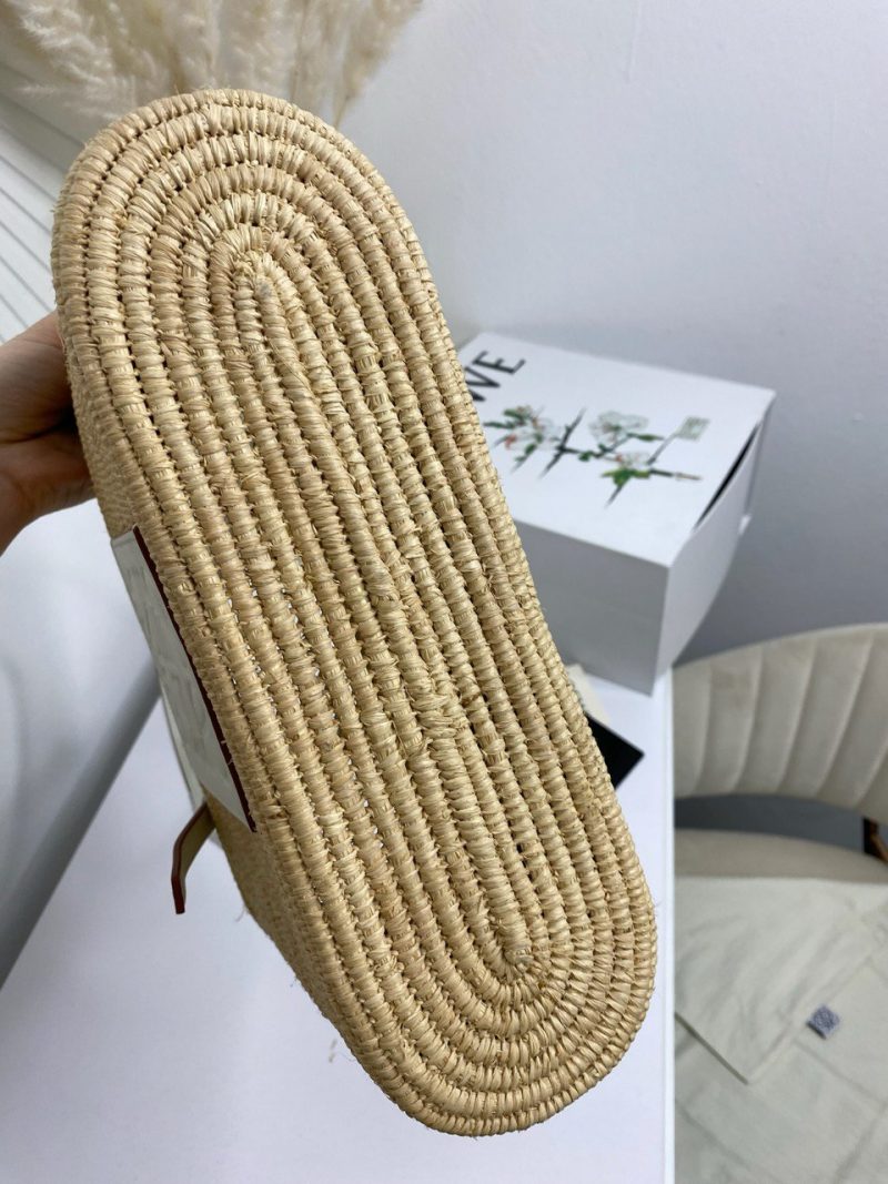 photo_5359442788644674285_y