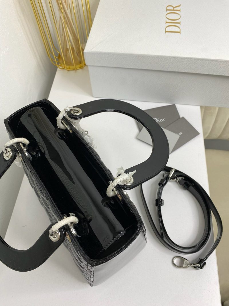 photo_5359442788644674306_y