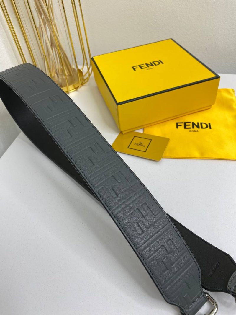 photo_5364237565579876199_y