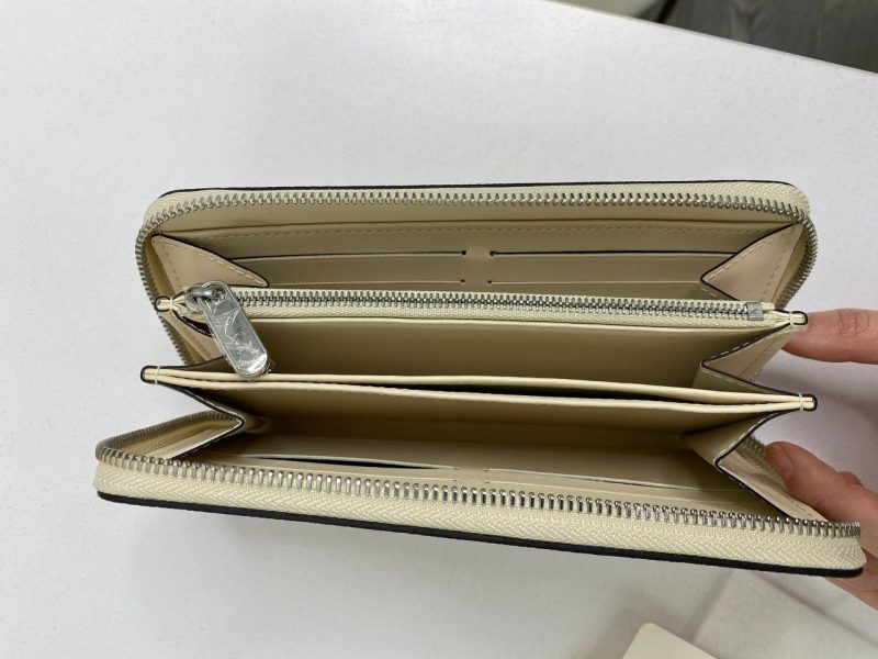 photo_5370583096291874074_y