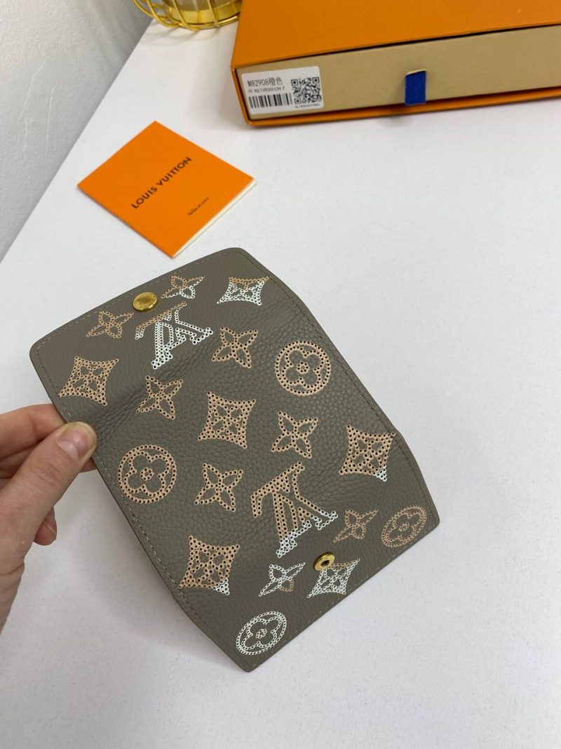 photo_5370874342319184075_y