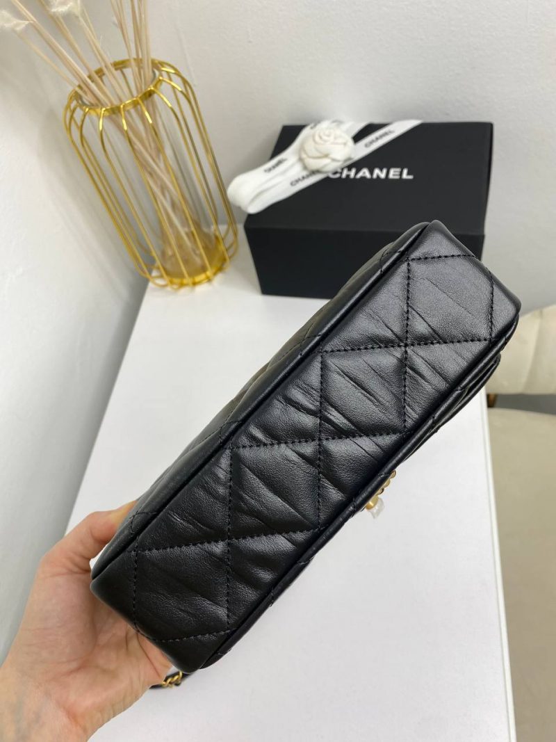 photo_5402215998578350916_y