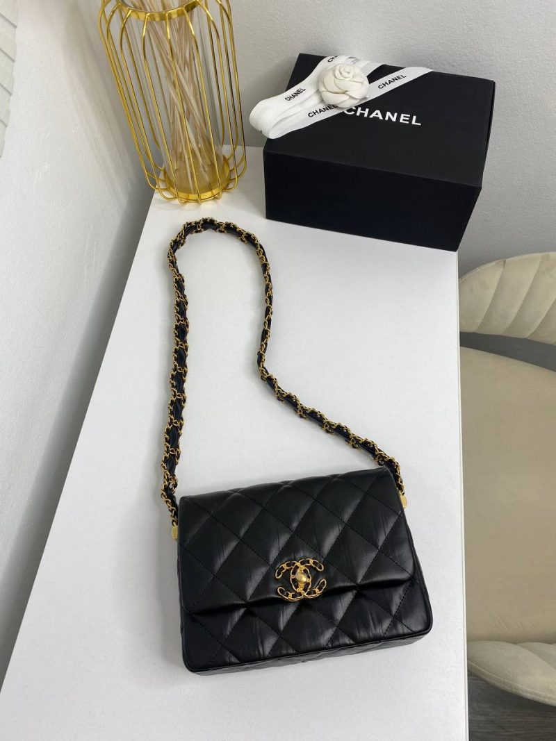 photo_5402215998578350918_y