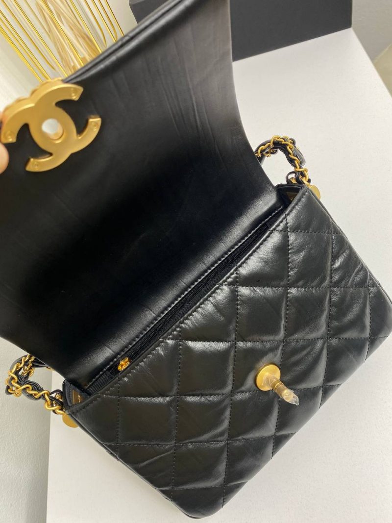 photo_5402215998578350919_y