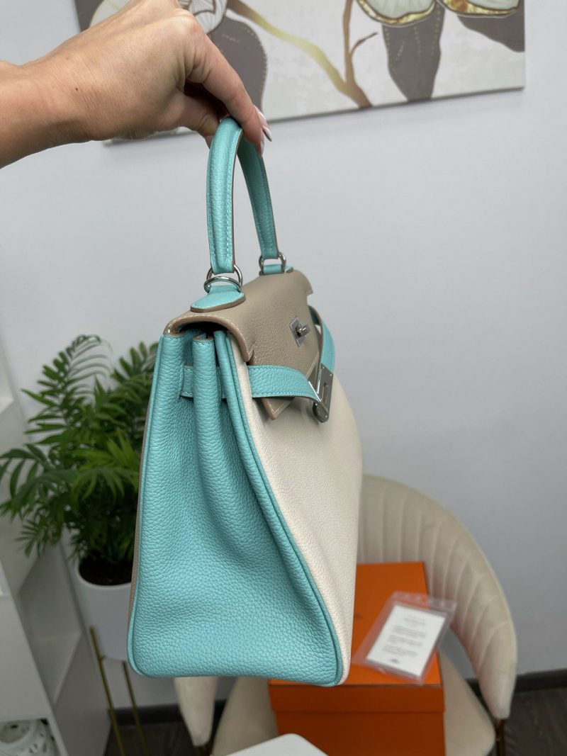 photo_5404365311882420283_y