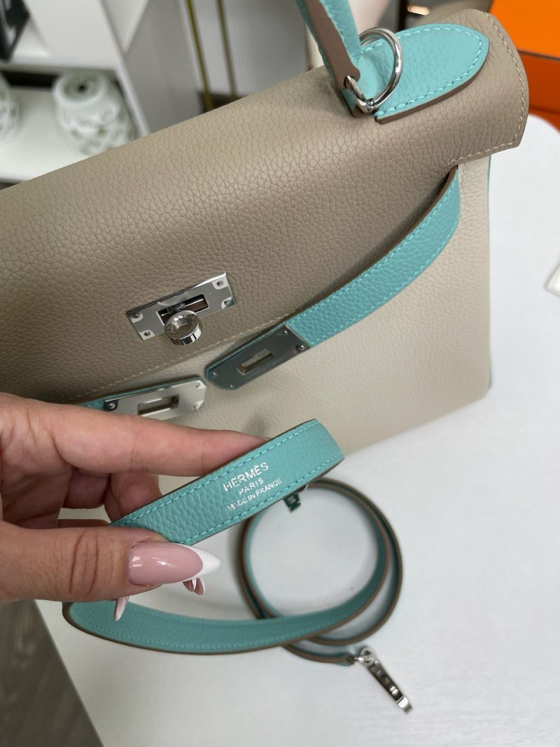 photo_5404365311882420285_y