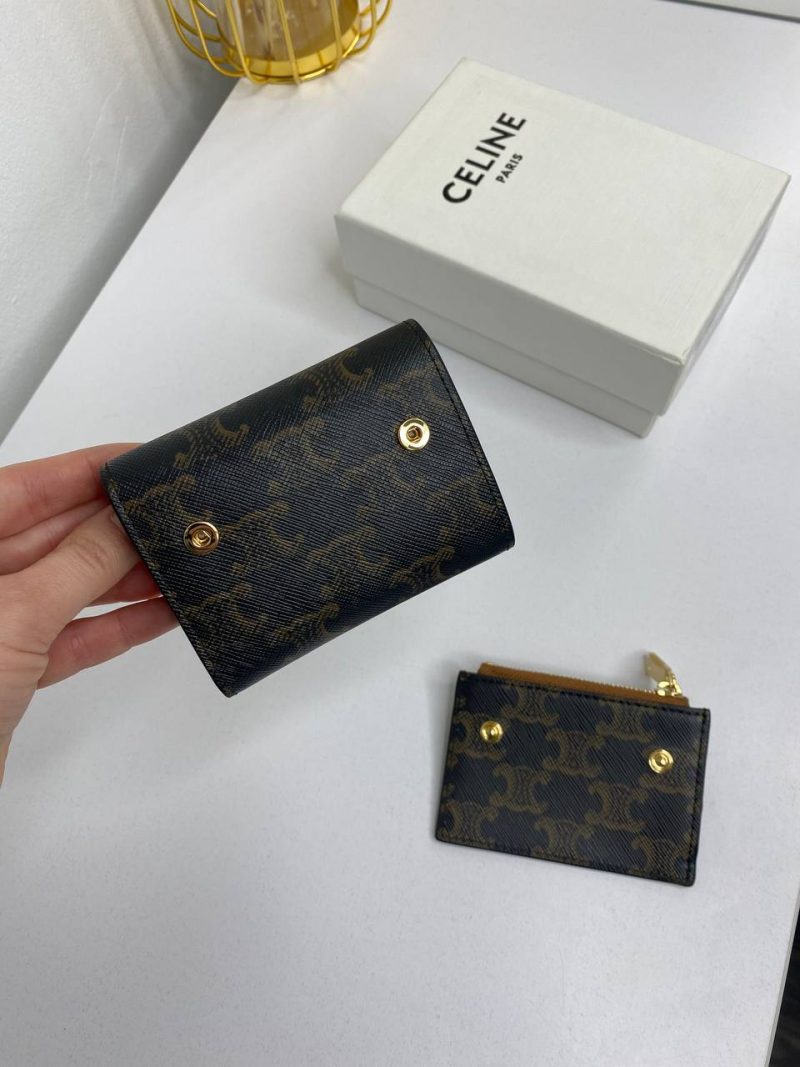 photo_5197438743953400945_y