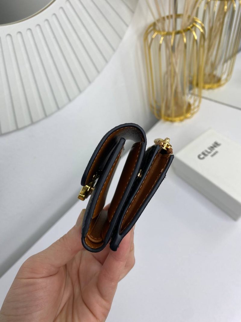 photo_5197438743953400947_y