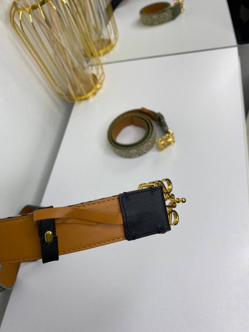 photo_5199804253026244165_y