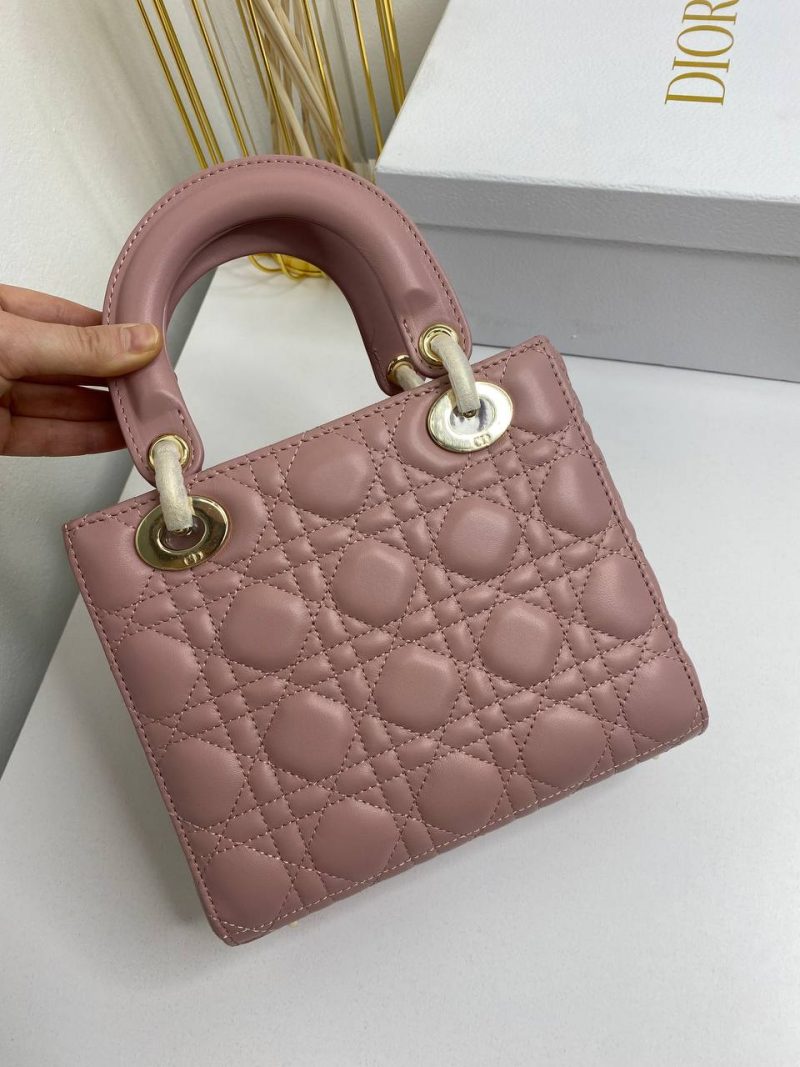 photo_5399832824305013392_y