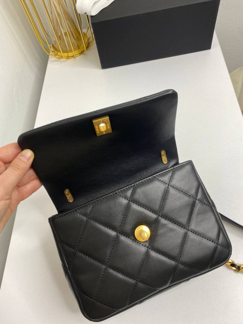 photo_5402215998578350933_y