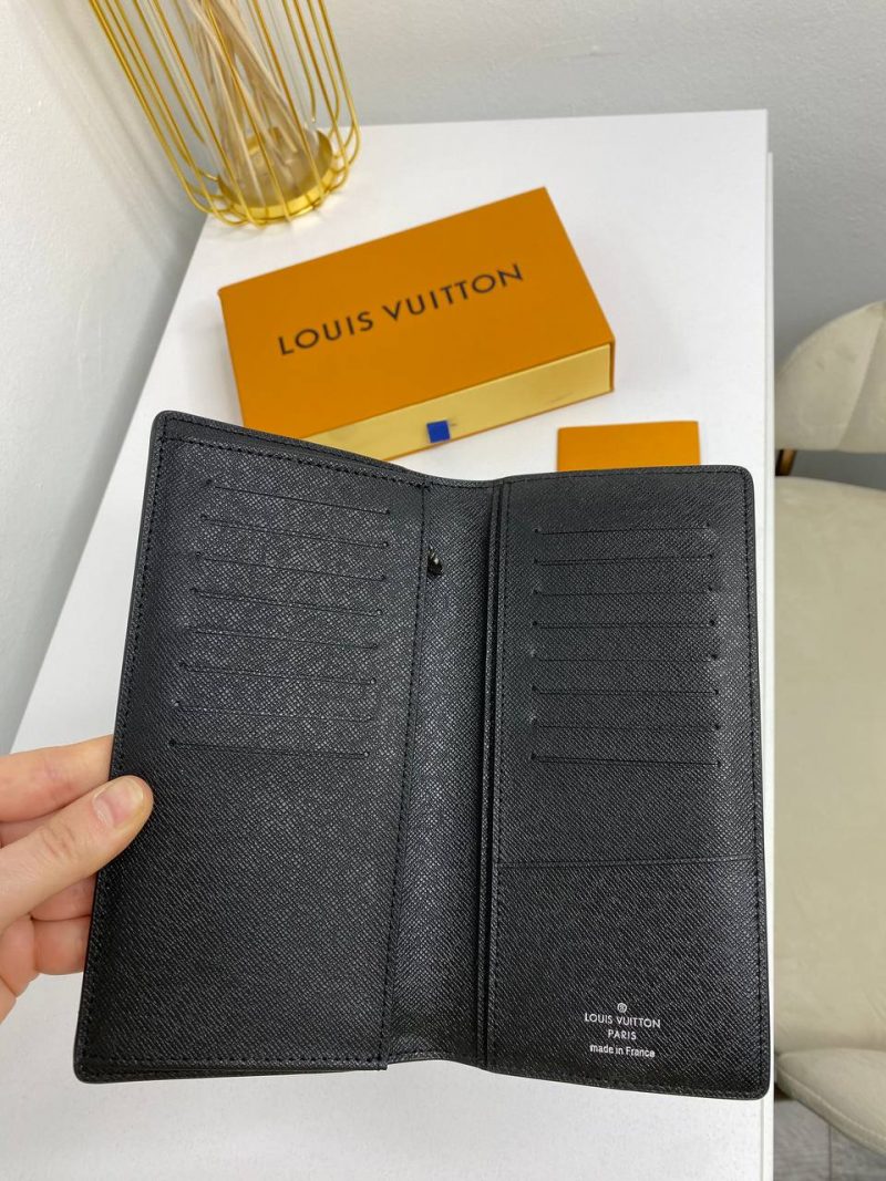 photo_5402215998578350987_y