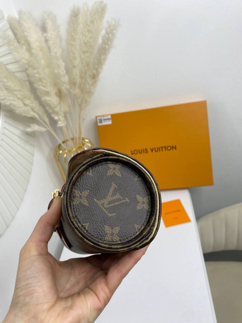 photo_5422834079277111117_y